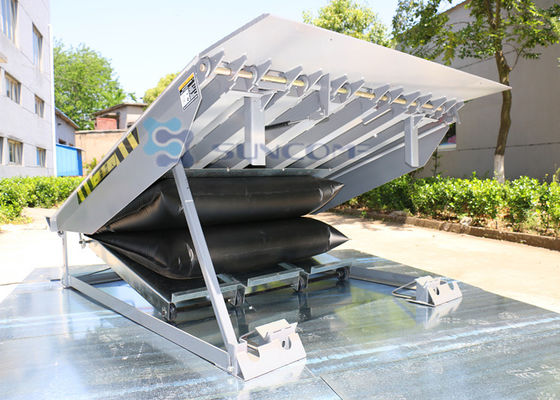 Grey Air Powered Dock Leveler Platform Beton Untuk Angkat Berat