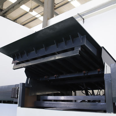 AC Power 8 Ton Loading Retractable Hydraulic Dock Leveler Untuk Gudang