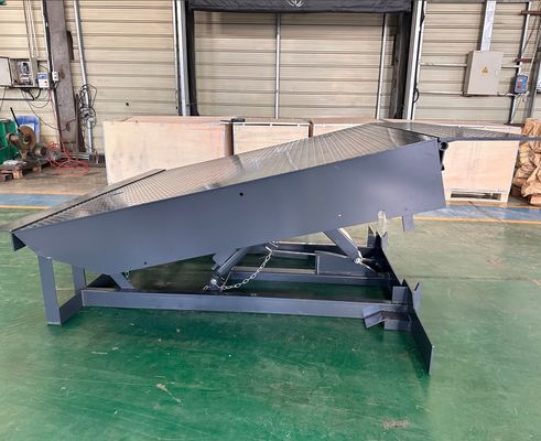 Mudah Digunakan Heavy Duty Mechanical Loading Dock Untuk Gudang