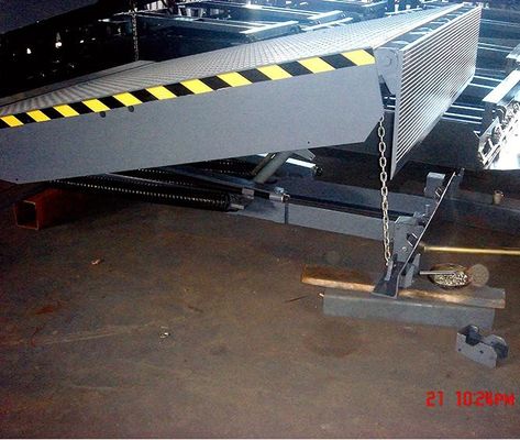 Operasi Manual Industri Mechanical Dock Leveler Dengan Baja Kekuatan Tinggi