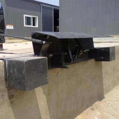 Non Electric Industrial Mechanical Edge Of Dock Leveler Untuk Pemuatan Efisien
