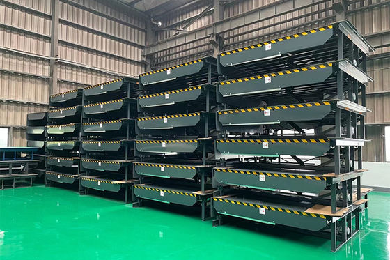 Ketebalan 8 mm Di luar Industrial Dock Levelers 25000-40000LBS Kapasitas